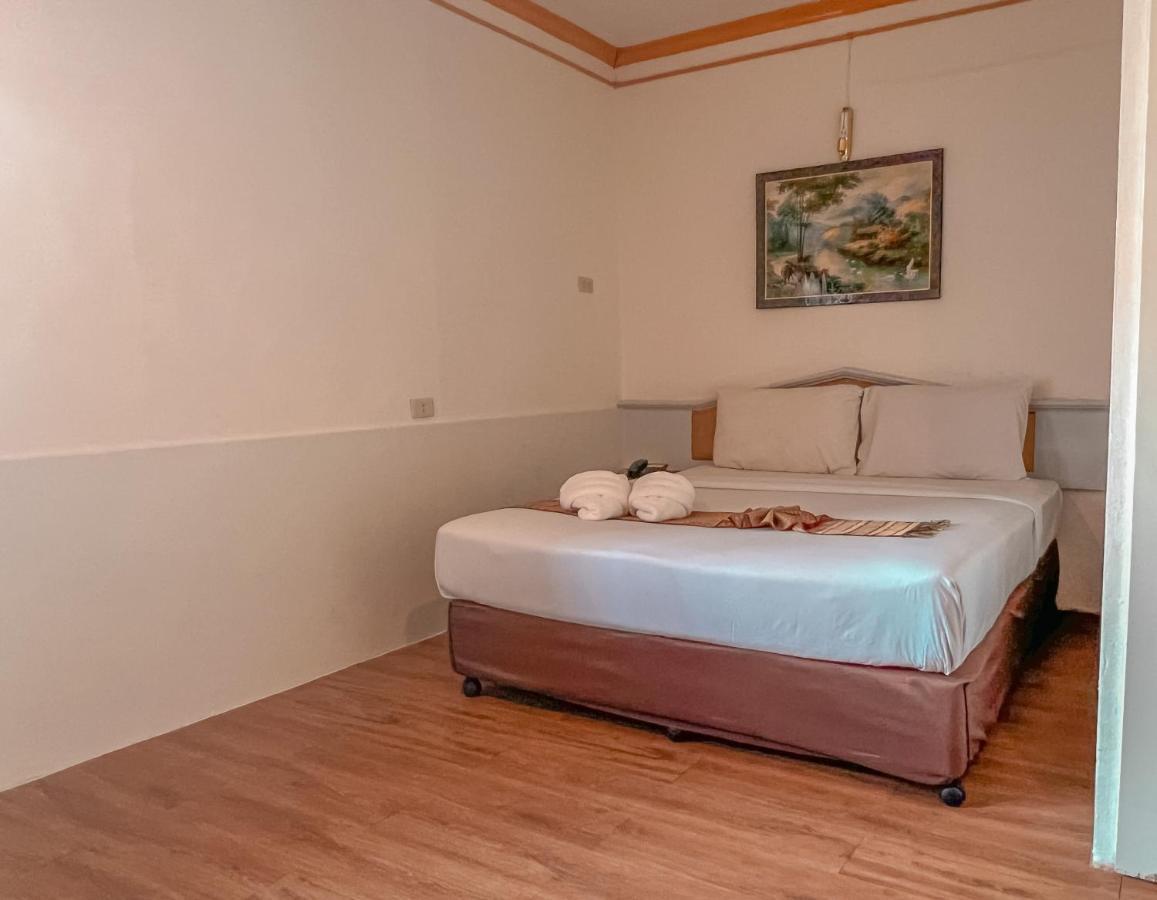 Merlin Grand Hotel Хат Яй Екстериор снимка